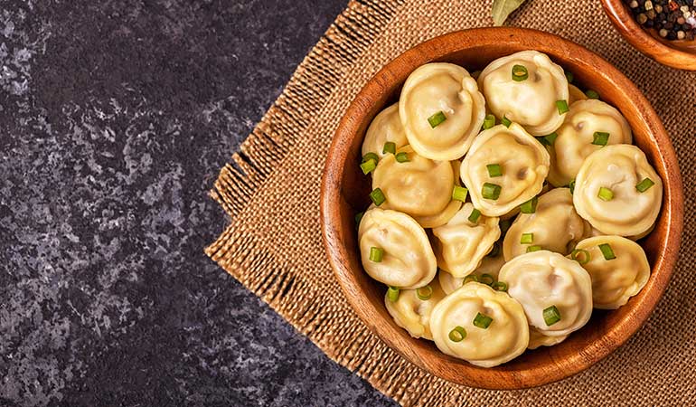 typical russian food pelmeni