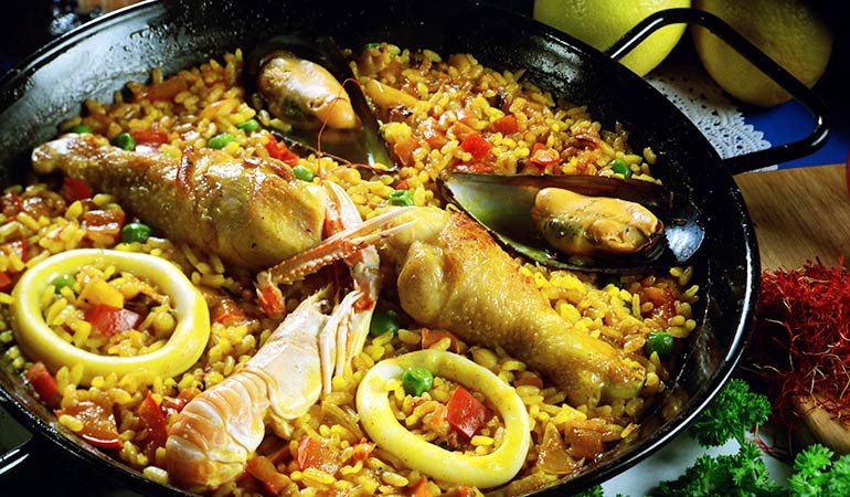 find good paella in barcelona paella mix