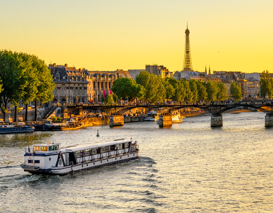 Paris boat tours