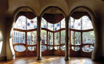 Casa Battlo hall window