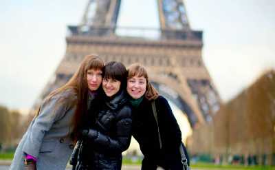 Eiffel Tower friends
