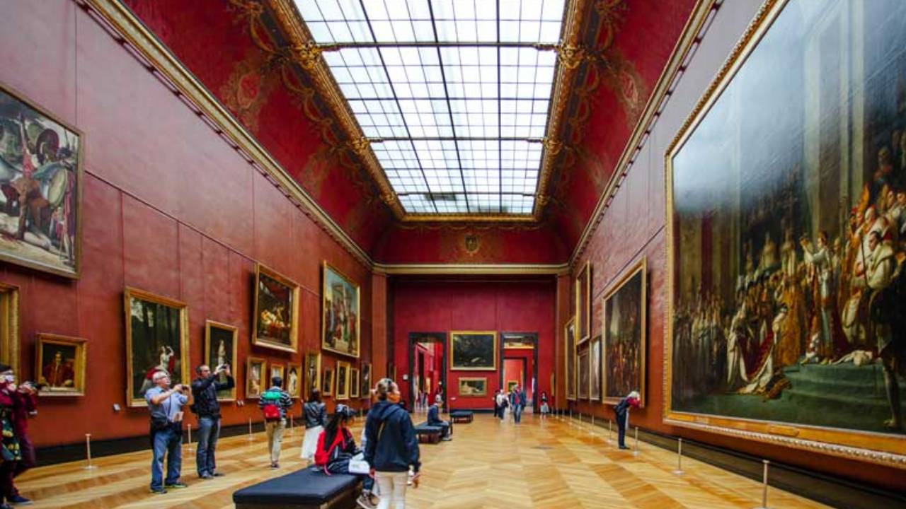Louvre Museum inside