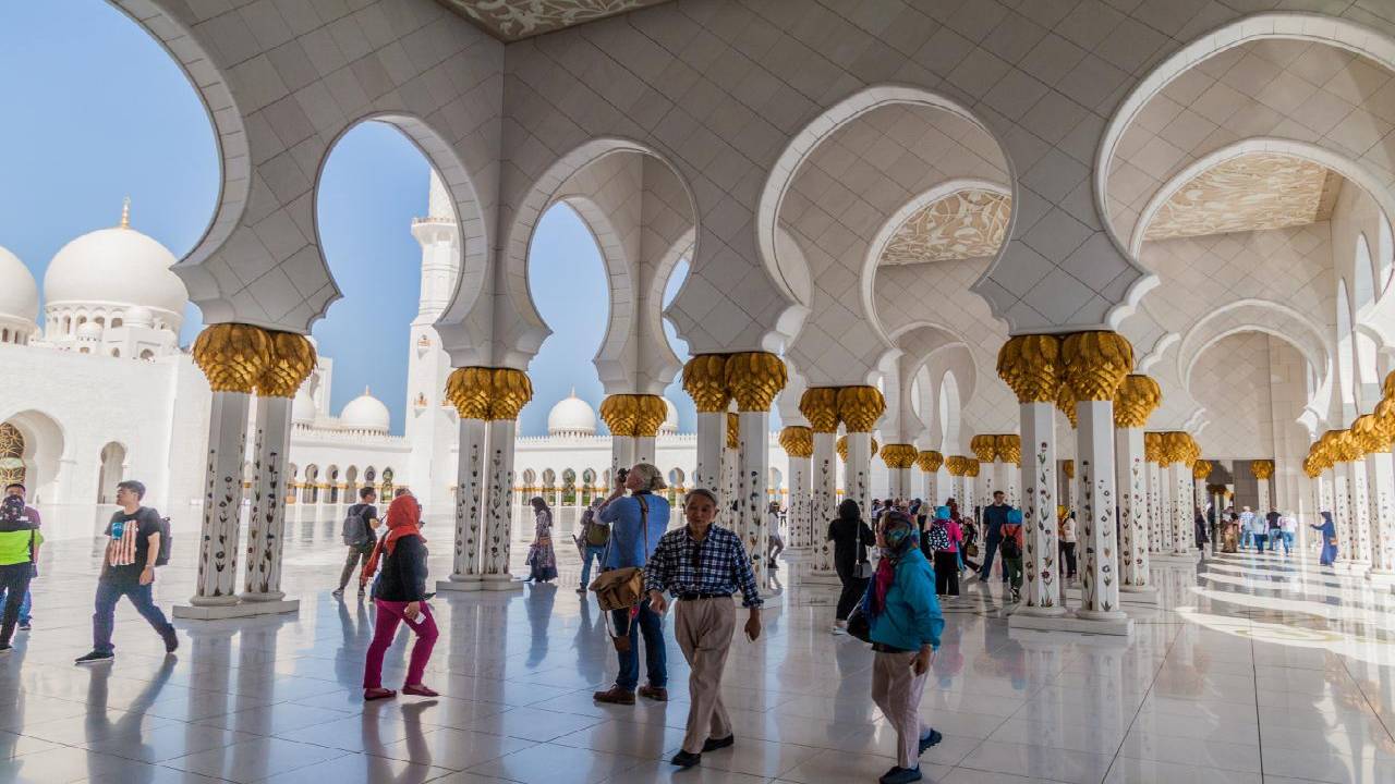 Sheikh Zayed Grand Mosque Center