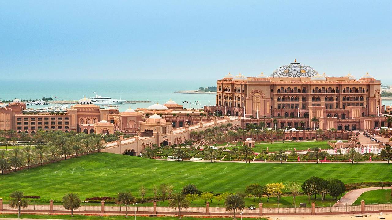 sheikh zayed palace abu dhabi