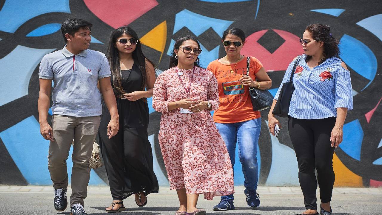 Dubai Walking Tour Art , Jewels and Chocolate