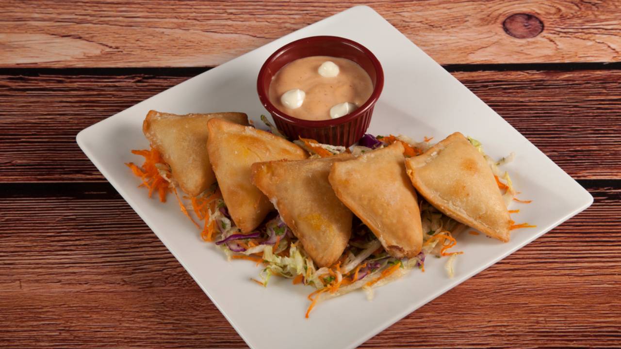 delicious baked Sambousek