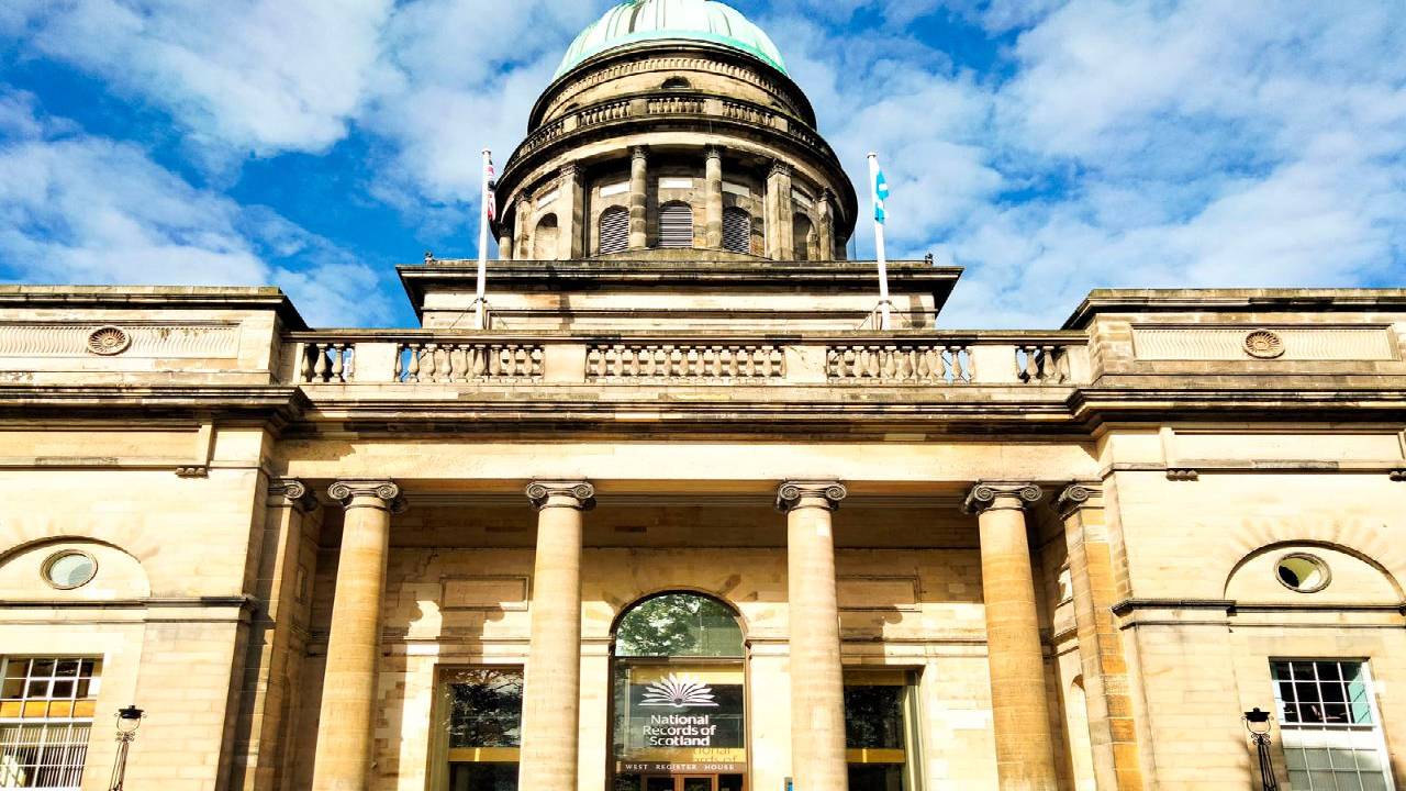 Discovery Walk in Edinburgh: A Tale of Two Towns