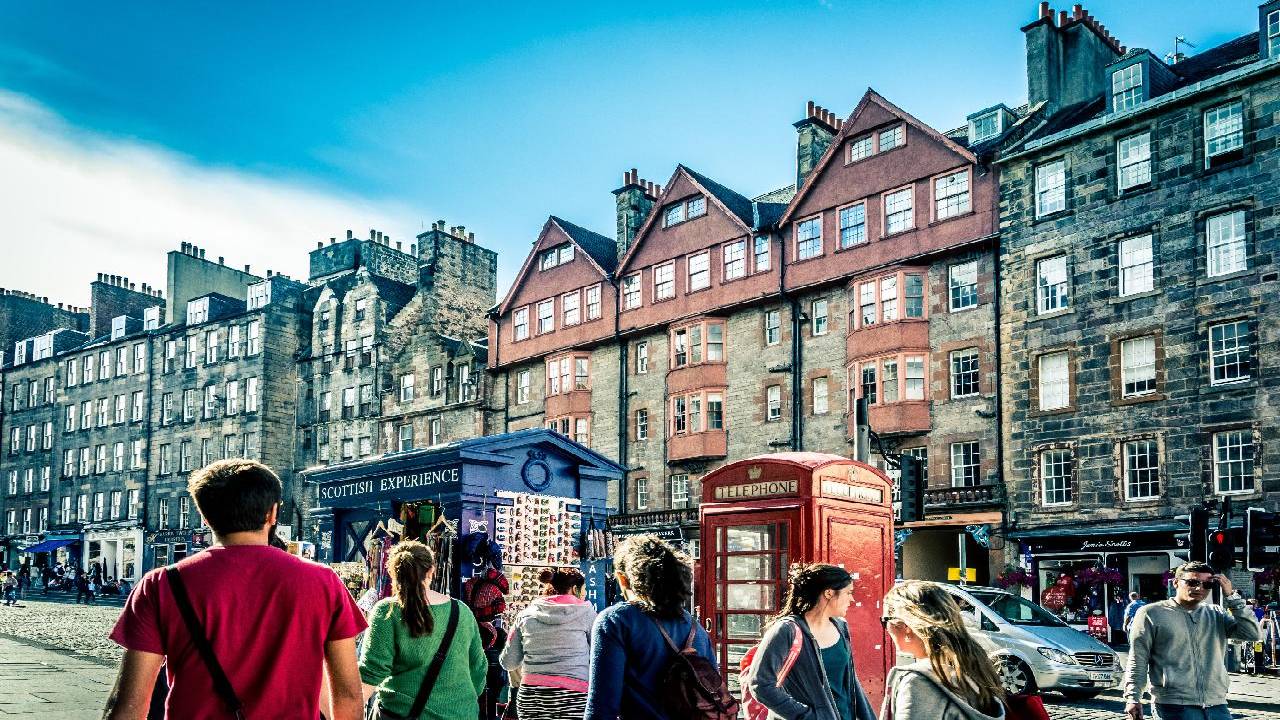 Edinburgh Private Walking Tour 