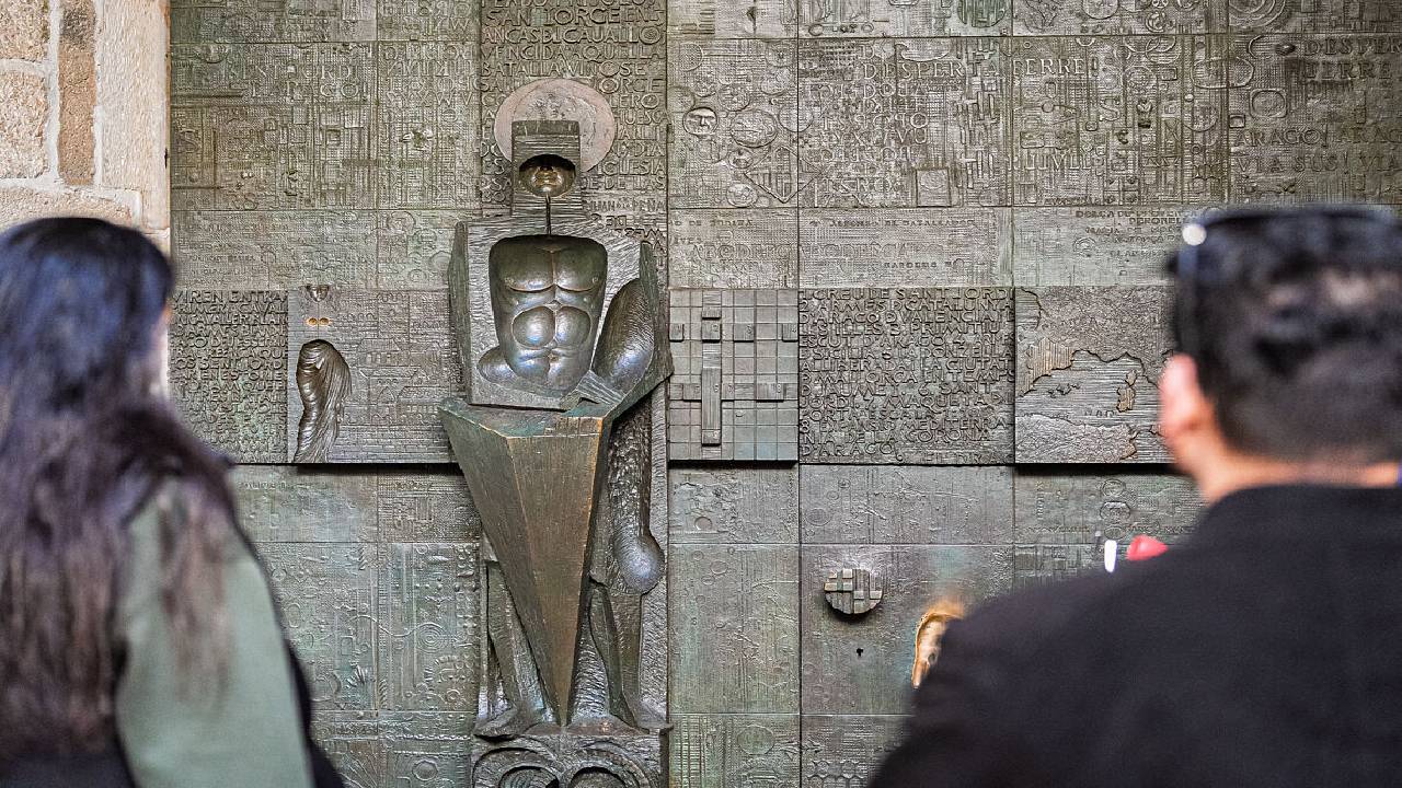 Barcelona Walking Tour: Old Town, Hidden Gems & Gothic Quarter Secrets