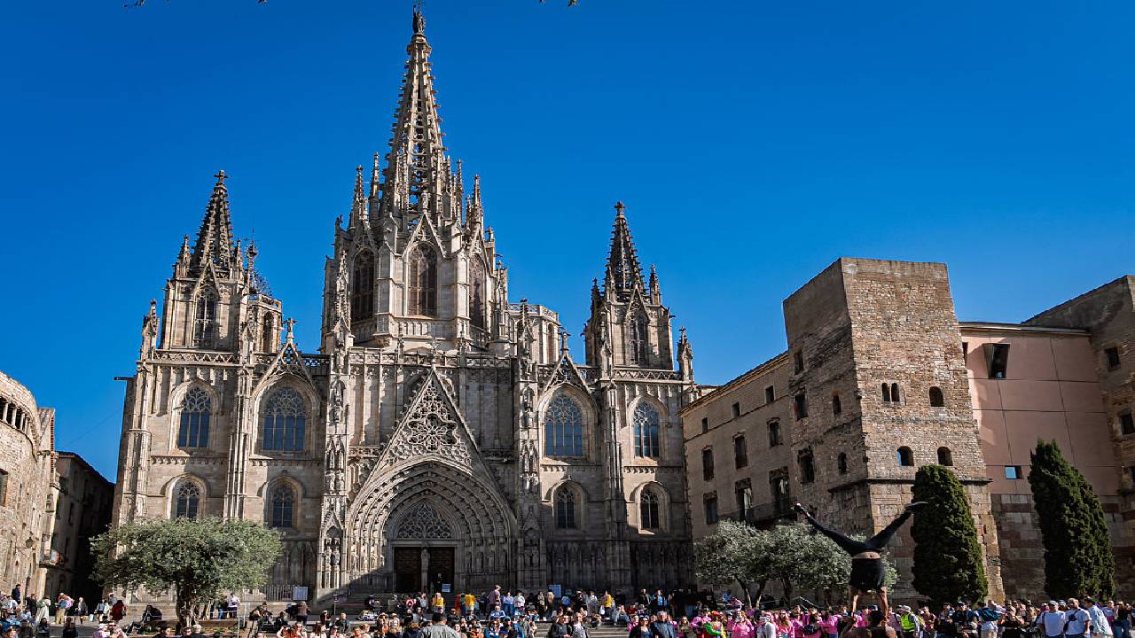Barcelona Walking Tour: Old Town, Hidden Gems & Gothic Quarter Secrets