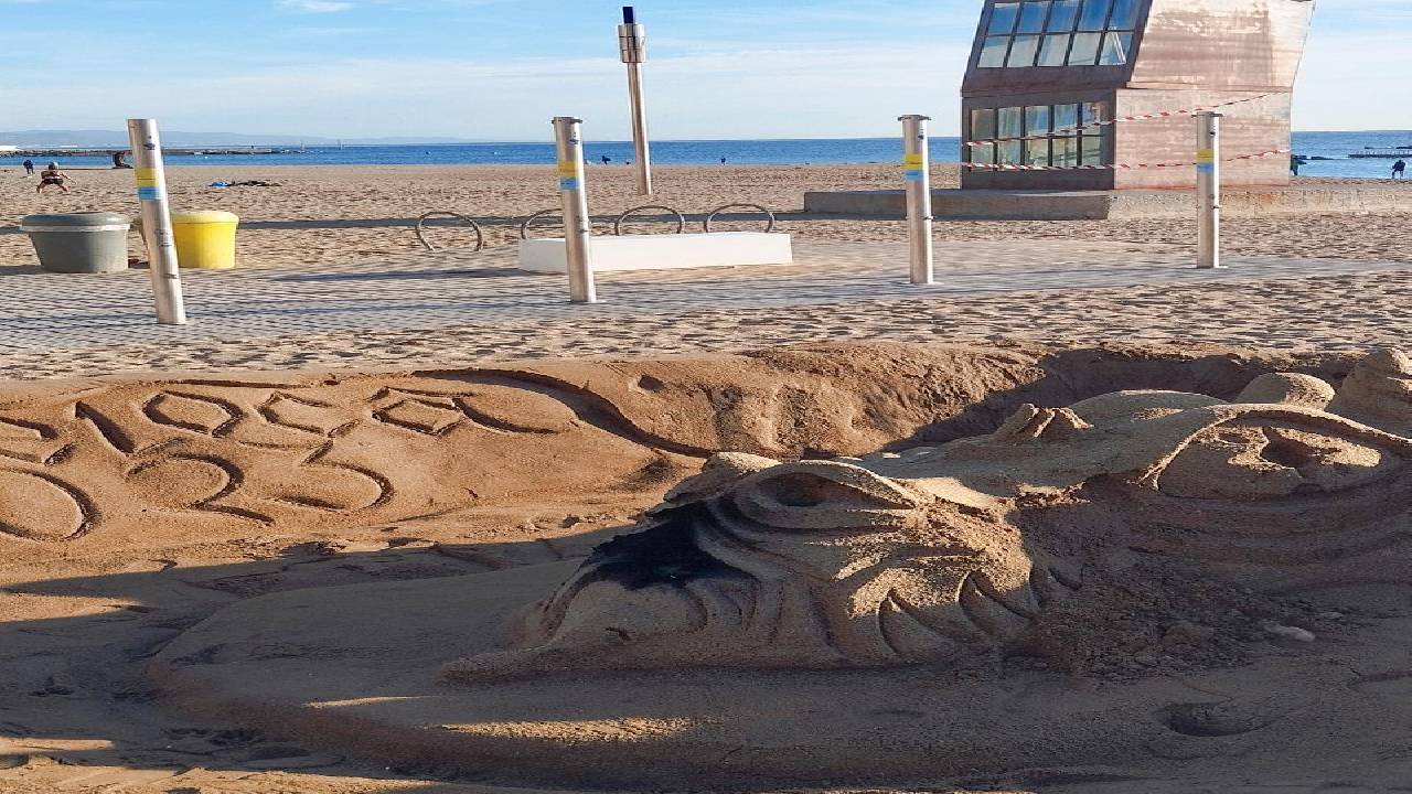 Barcelona: interactive discovery walk through Barceloneta