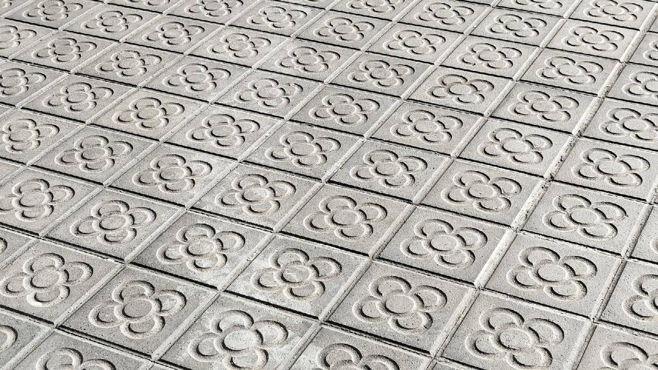 Barcelona: interactive discovery walk through Barceloneta