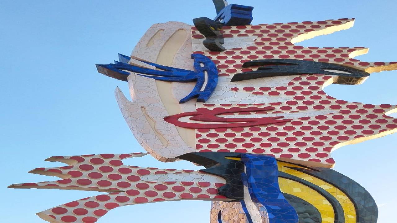 Barcelona: interactive discovery walk through Barceloneta