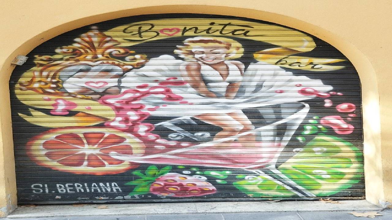 Barcelona: interactive discovery walk through Barceloneta