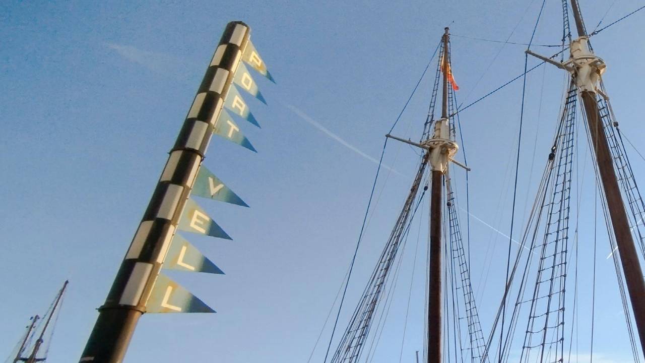 Barcelona: interactive discovery walk through Barceloneta