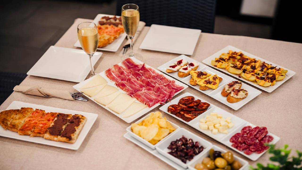 Sagrada Familia Jamon & Tapas Tasting Experience