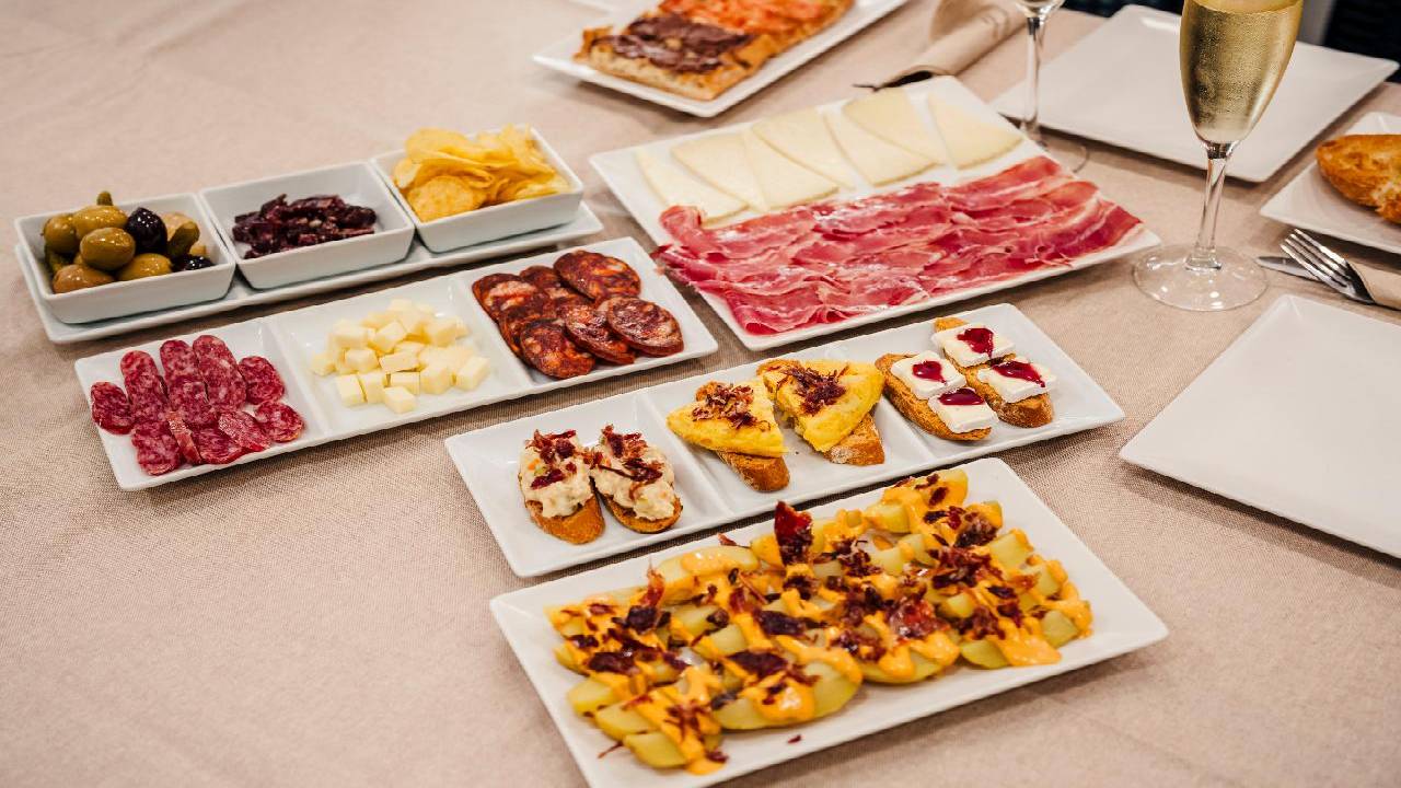 Sagrada Familia Jamon & Tapas Tasting Experience