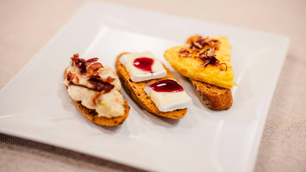 Sagrada Familia Jamón Iberico Tasting Experience with Cava