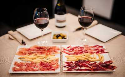 Sagrada Familia Jamón, Cheese and Wine Experience