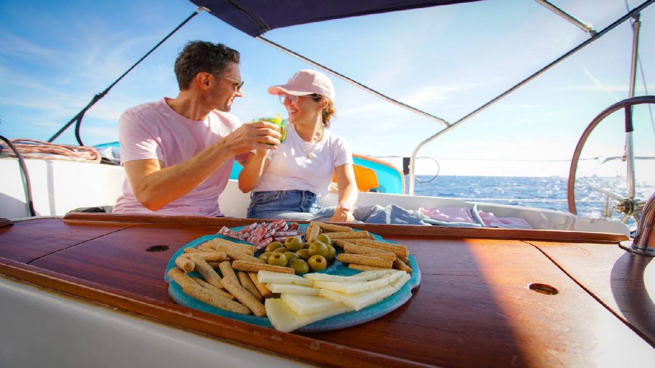 6 Hours Private Sailing Experience Barcelona up to 11 Guests
