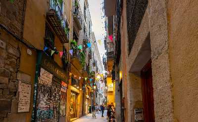 narrow street in El Born, Barcelona