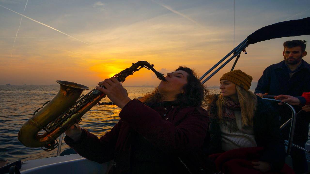 Sunset Live Sax & Sailing Experience Barcelona 2 h. 