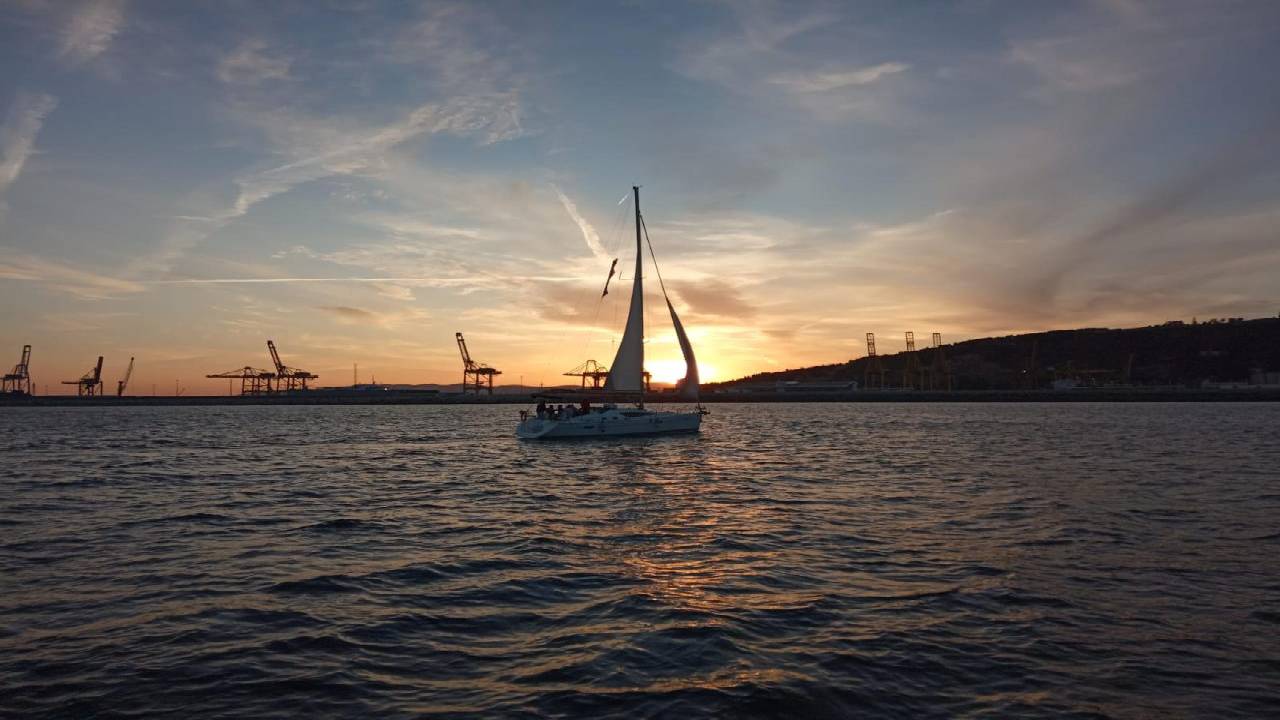 Sunset Live Sax & Sailing Experience Barcelona 2 h. 