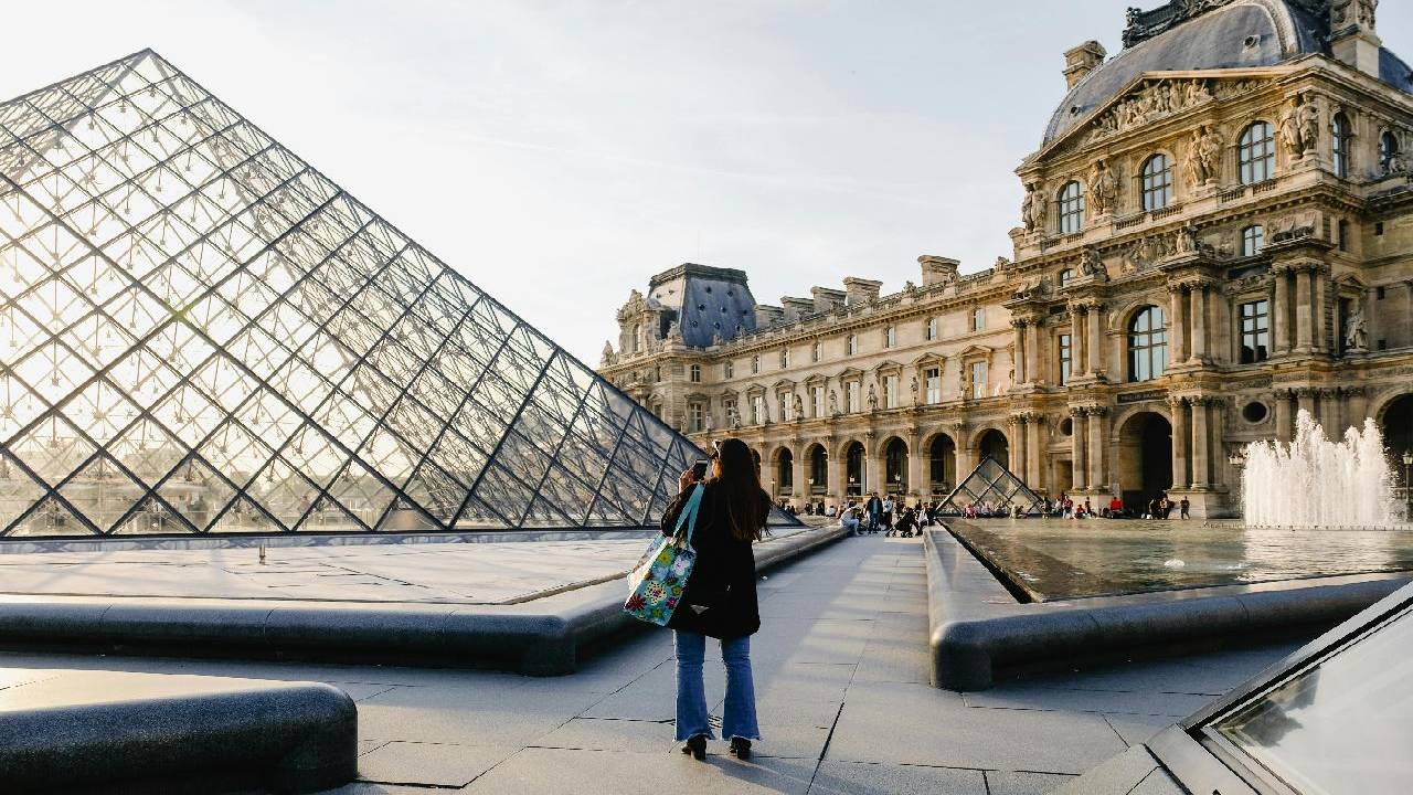Best of Paris Walking Tour: Top Sights in 2.5 - 3 Hours