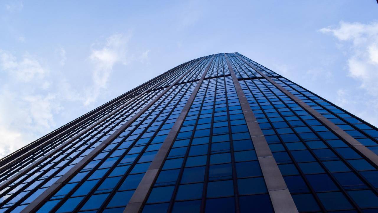 Montparnasse Walking Tour & Rooftop Paris Views