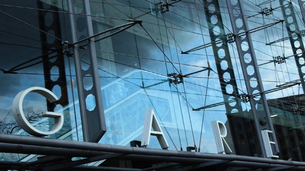 Montparnasse Walking Tour & Rooftop Paris Views