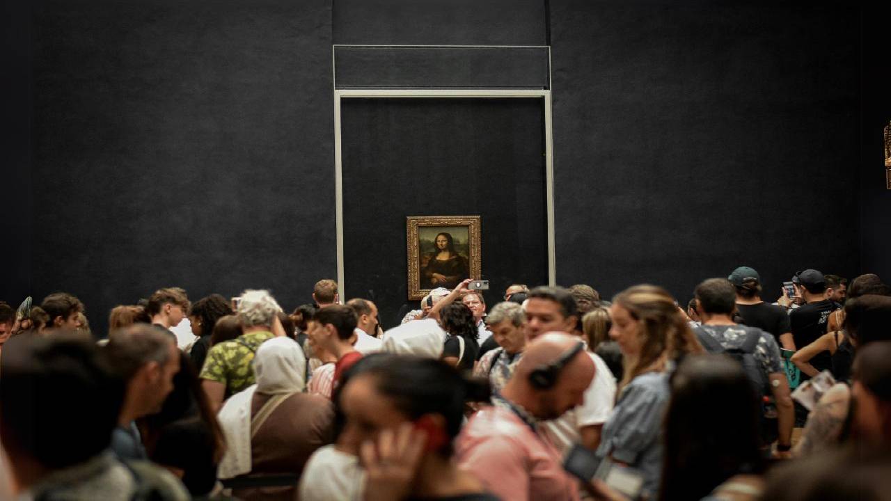 One Perfect Day in Paris: Eiffel Tower Lunch, Seine Cruise & Louvre Wonders