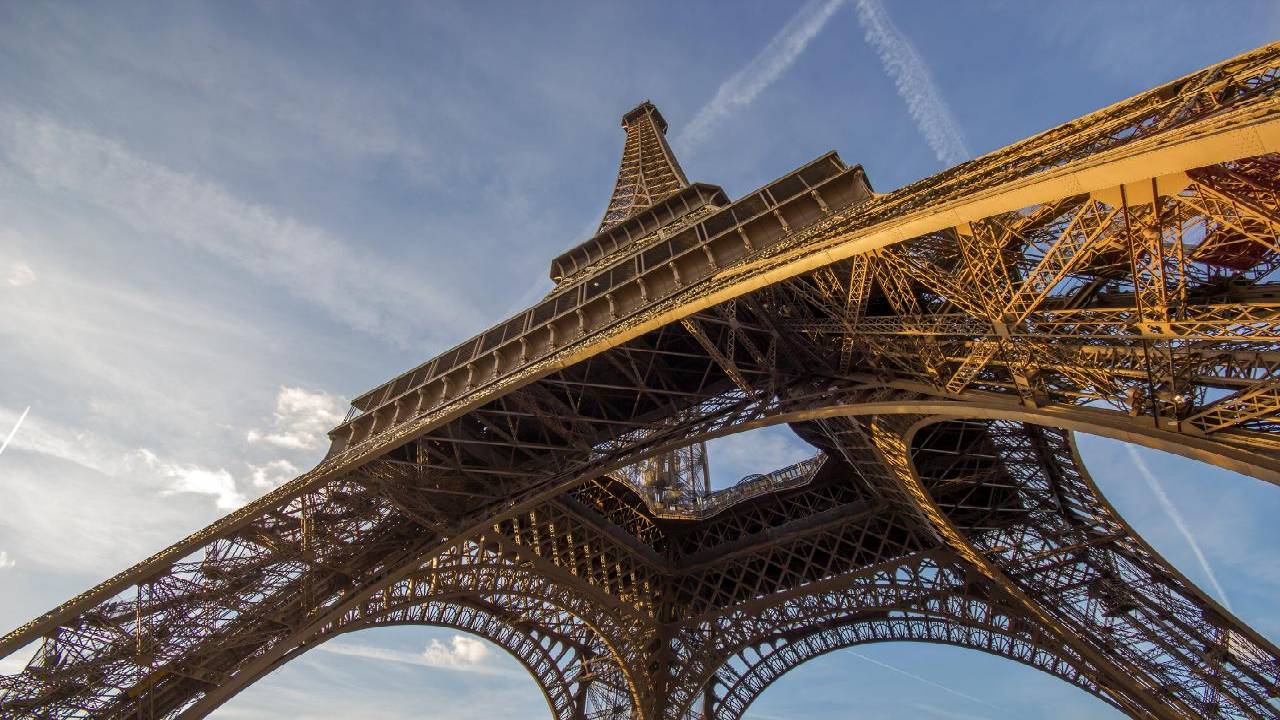 One Perfect Day in Paris: Eiffel Tower Lunch, Seine Cruise & Louvre Wonders