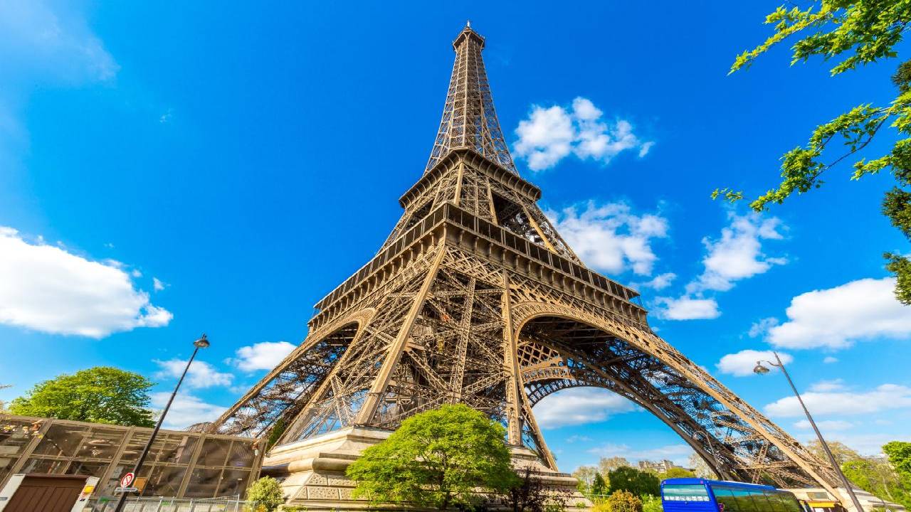 One Perfect Day in Paris: Eiffel Tower Lunch, Seine Cruise & Louvre Wonders