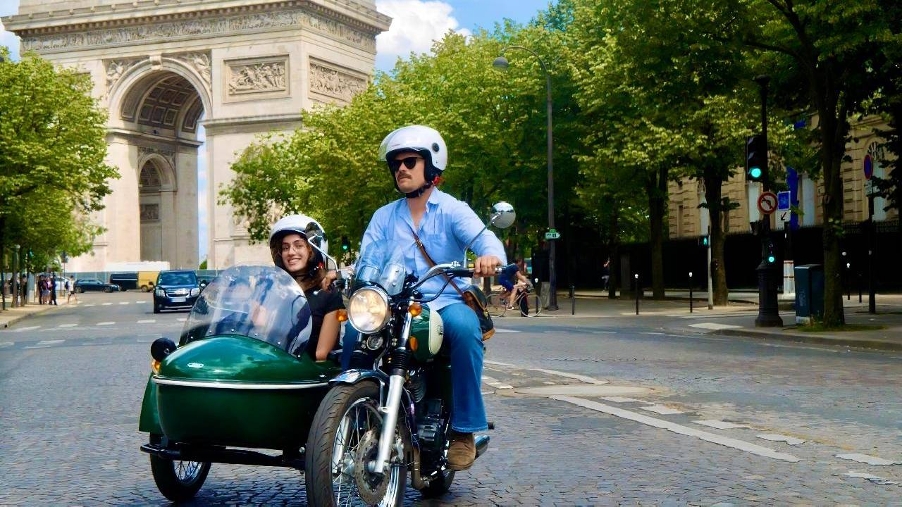  Private Vintage Sidecar Tour with a Guide