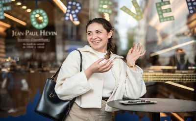 CHOCOLATE TASTING PRIVATE TOUR - Local expert Guide & Saint Germain Des Prés Exploration