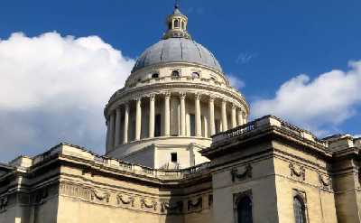 The Emily Cooper City-Tour - 2 Hours