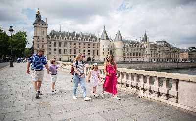 CENTRAL PARIS - Private Walking Tour