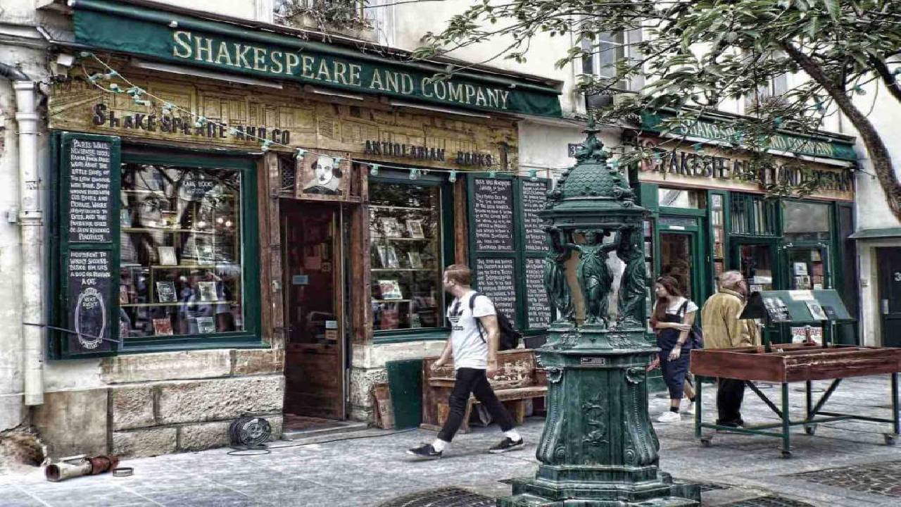 CENTRAL PARIS - Private Walking Tour