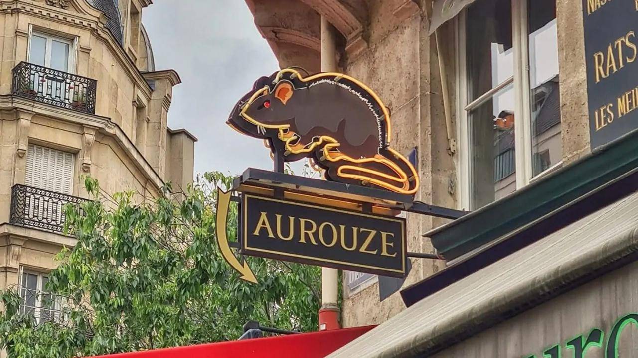 DARK MYTHS & LEGENDS OF PARIS - Private Walking Tour