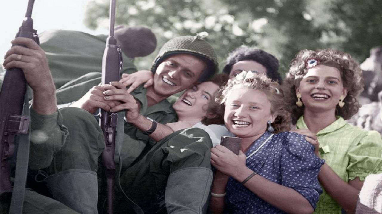 PARIS & PARISIANS DURING WWII - Private Walking Tour