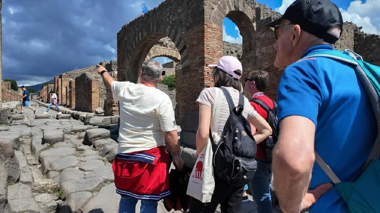 From Rome: One day trip to Pompeii Ruins w/ High Speed train (ENGLISH GUIDED TOUR)