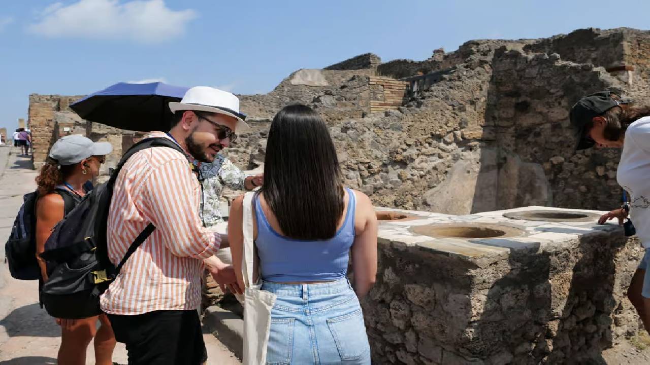 From Rome: One day trip to Pompeii Ruins w/ High Speed train (ENGLISH GUIDED TOUR)