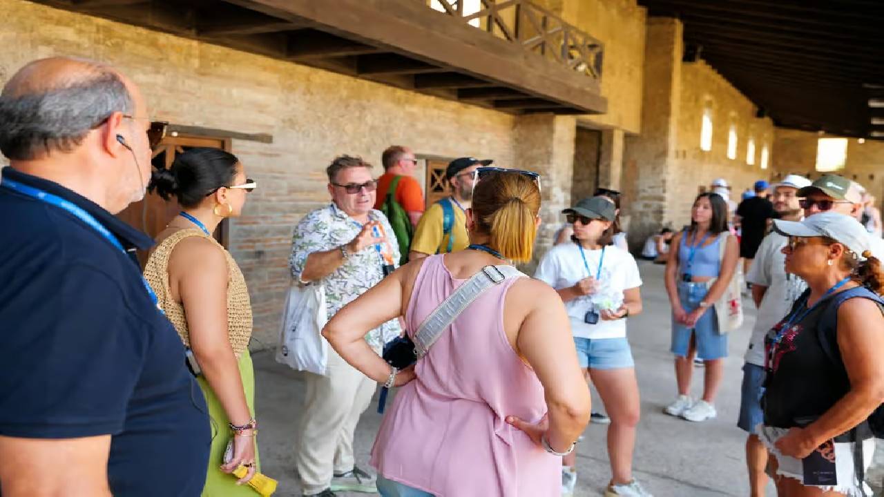 From Rome: One day trip to Pompeii Ruins w/ High Speed train (ENGLISH GUIDED TOUR)