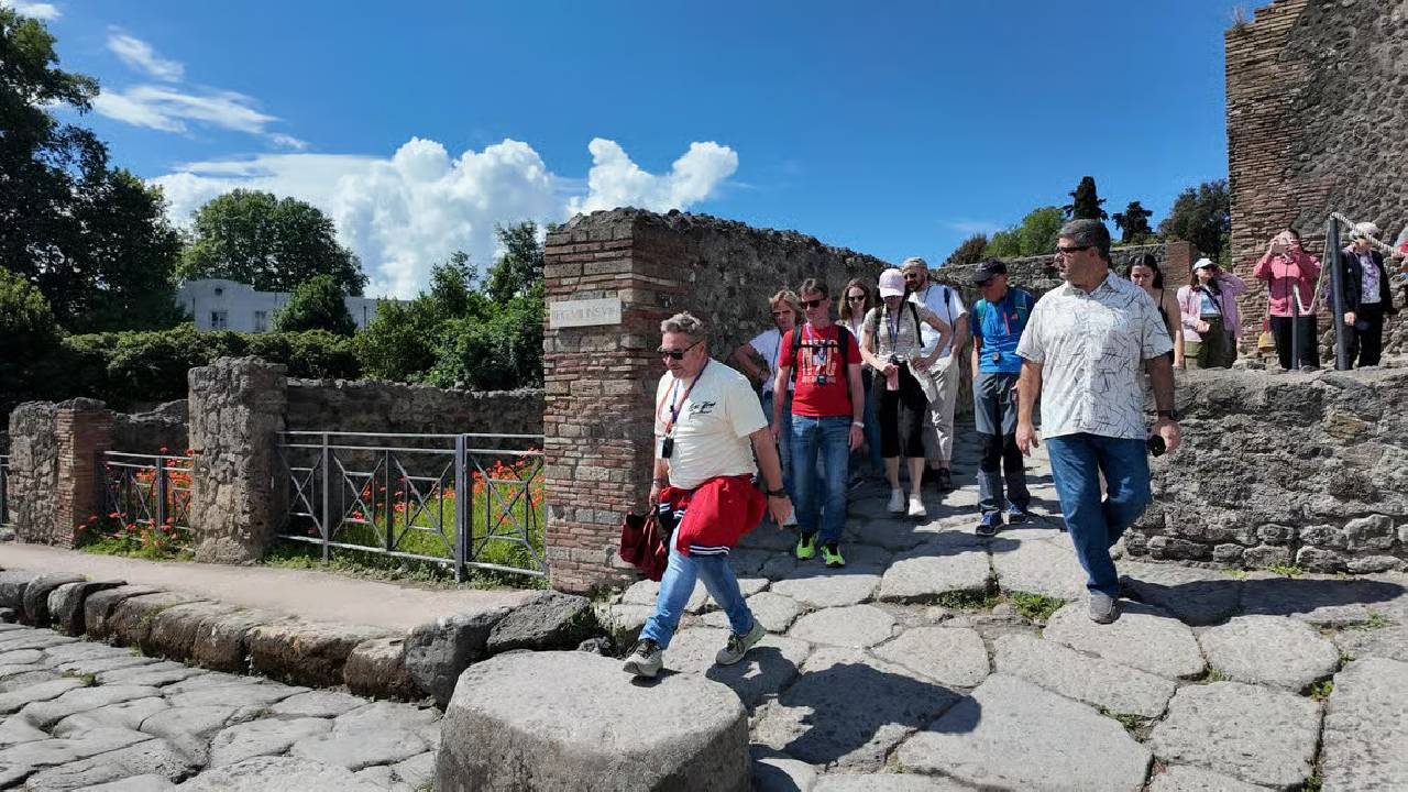 From Rome: One day trip to Pompeii Ruins w/ High Speed train (ENGLISH GUIDED TOUR)