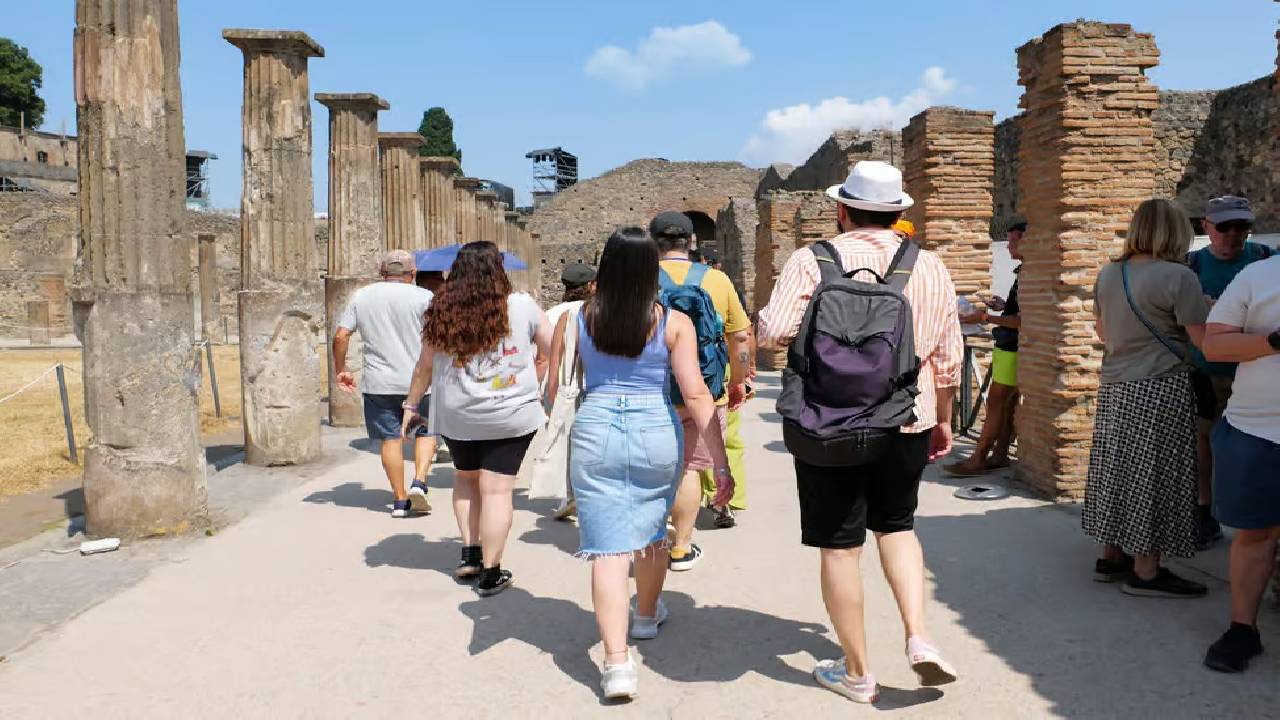 From Rome: One day trip to Pompeii Ruins w/ High Speed train (ENGLISH GUIDED TOUR)