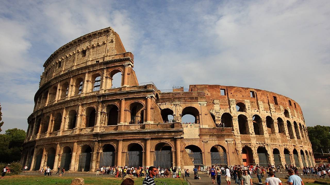Colosseum self tour with priority entrance and audio guide 