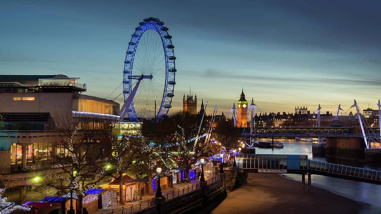 The Christmas Lights and Bites Tour