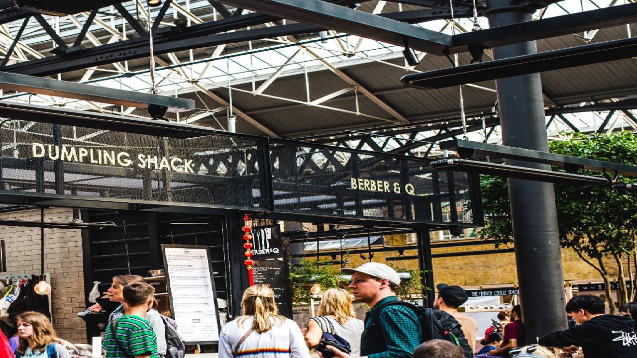 The Three Markets Tour with a Sit-down Indian Tasting Menu on Brick Lane