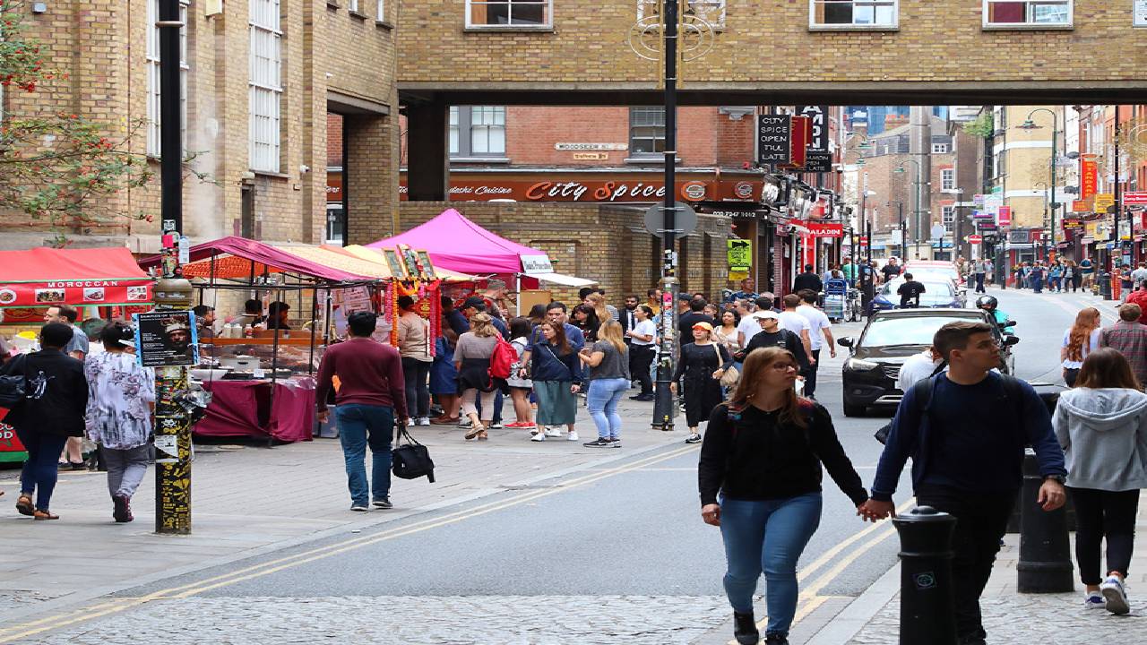 The Three Markets Tour with a Sit-down Indian Tasting Menu on Brick Lane