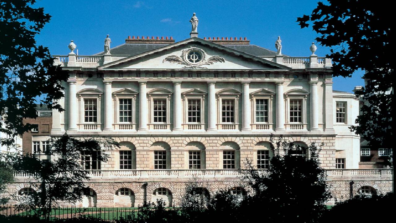 Royal London Walking Tour 